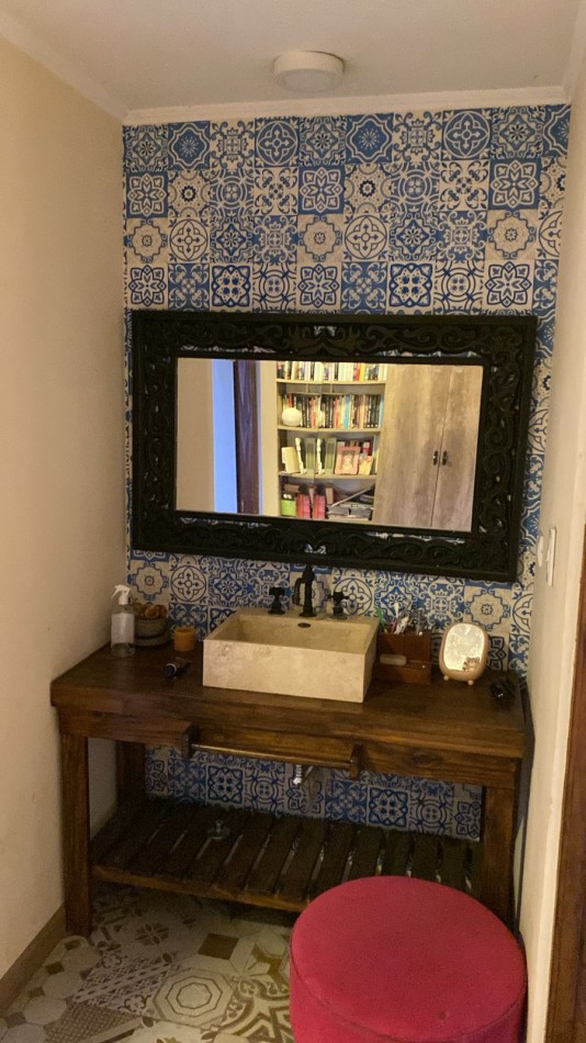 IMPECABLE  PROPIEDAD DE 4 AMBIENTES CON PISCINA. ARENAS DEL SUR.