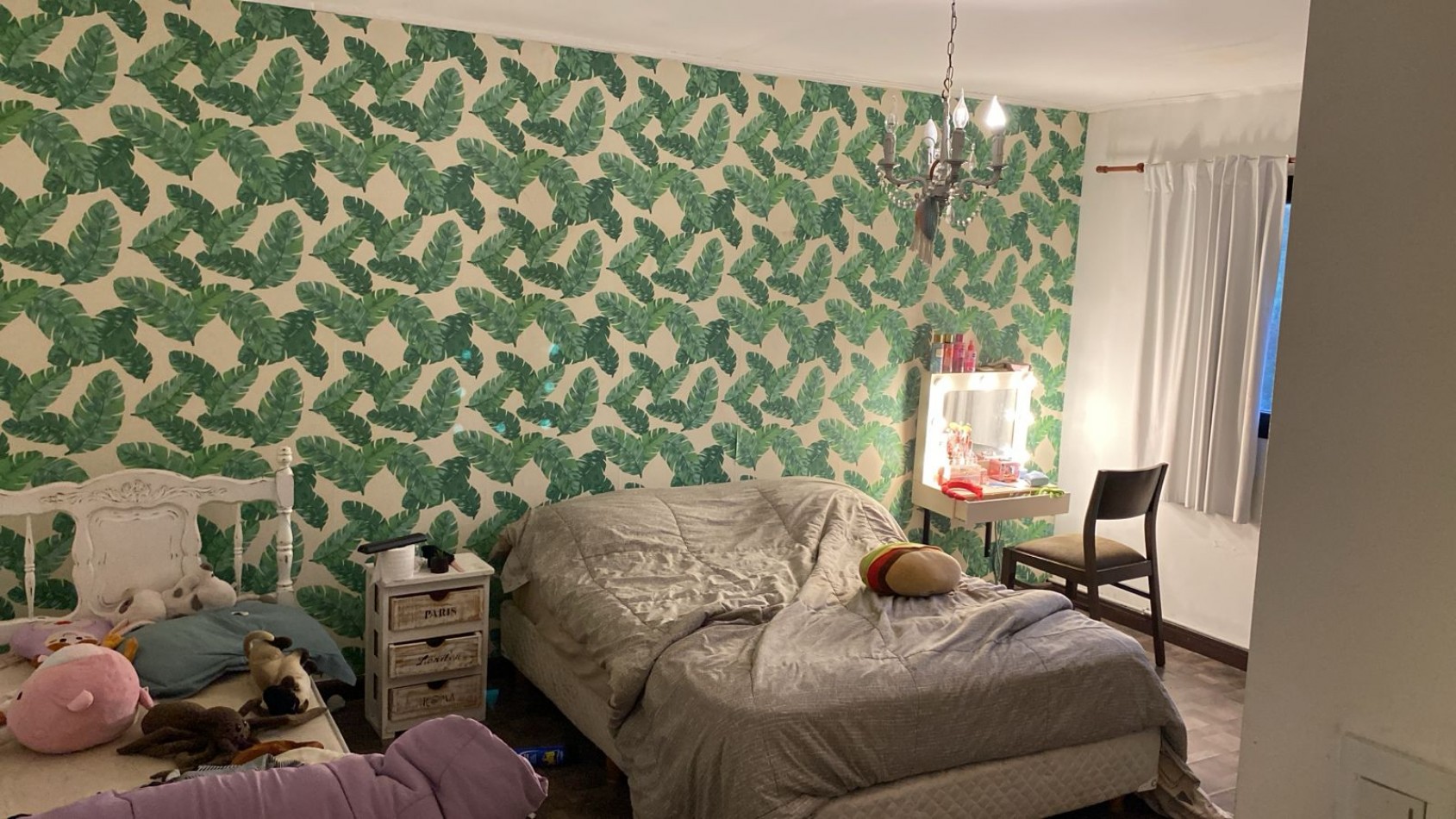 IMPECABLE  PROPIEDAD DE 4 AMBIENTES CON PISCINA. ARENAS DEL SUR.