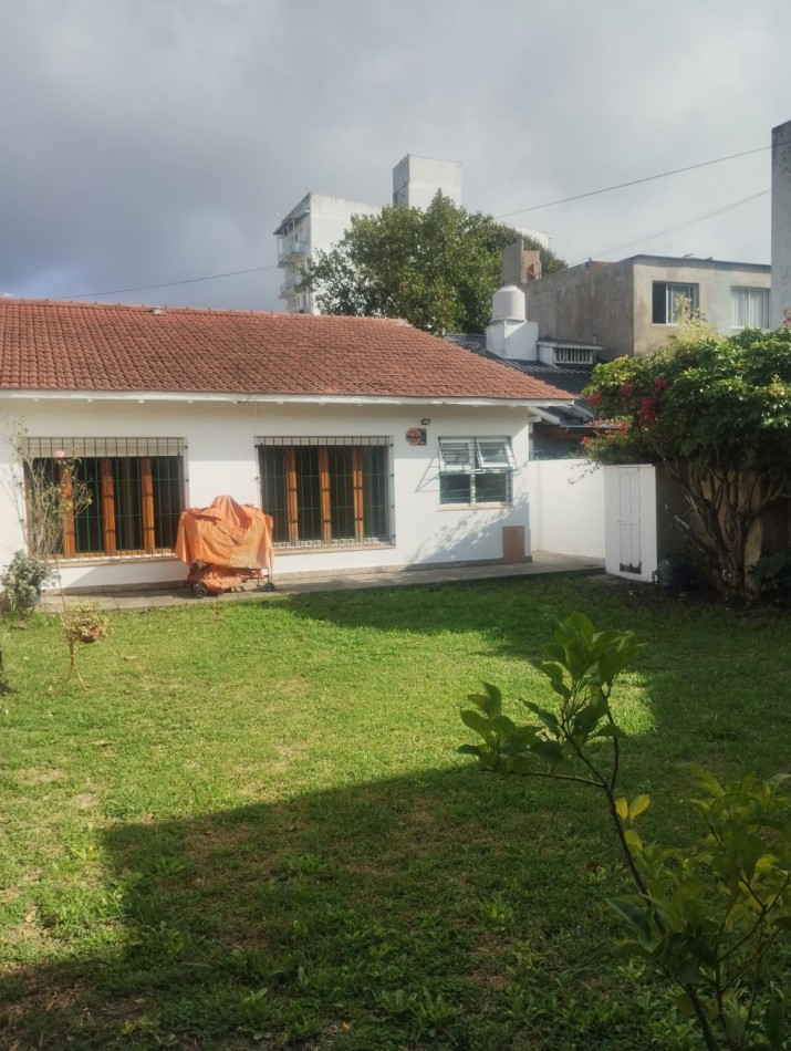 PH DE 2 AMBIENTES CON AMPLIO PARQUE. CHACO Y LIBERTAD. IMPECABLE ESTADO