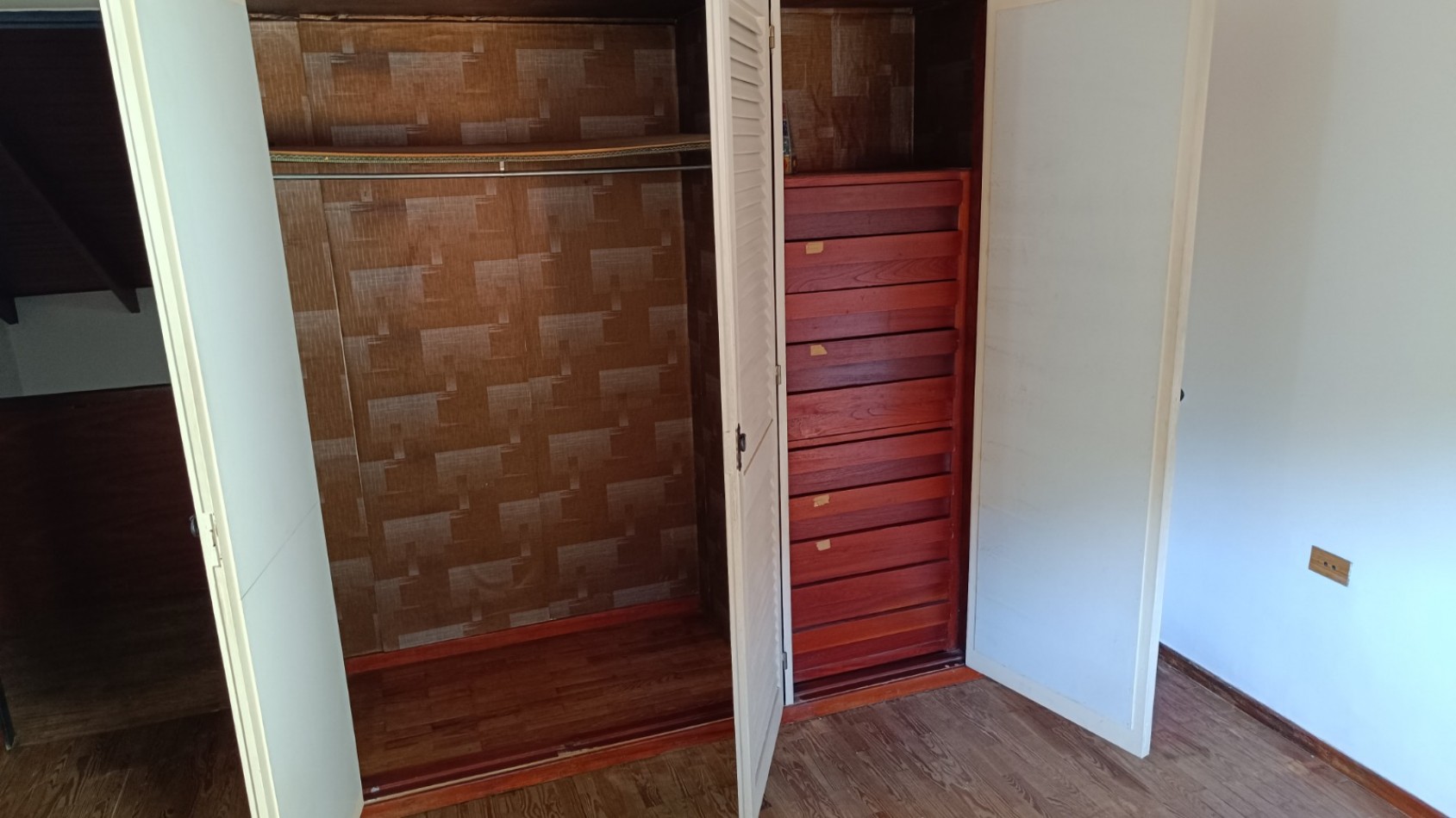 CHALET DE 4 AMBIENTES CON GARAJE Y PATIO CON PISCINA. QUILMES PROVINCIA DE BUENOS AIRES. 