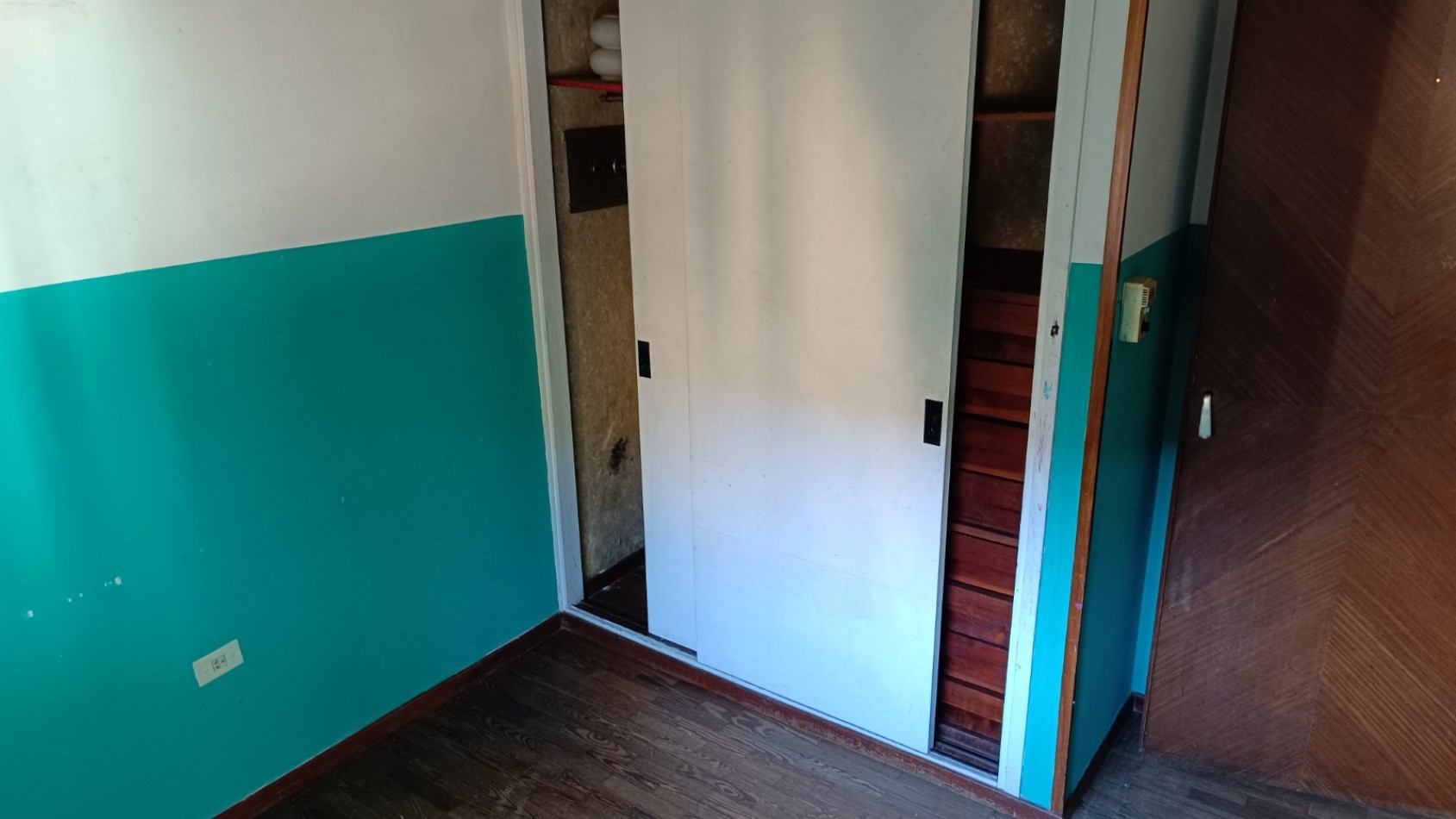 CHALET DE 4 AMBIENTES CON GARAJE Y PATIO CON PISCINA. QUILMES PROVINCIA DE BUENOS AIRES. 