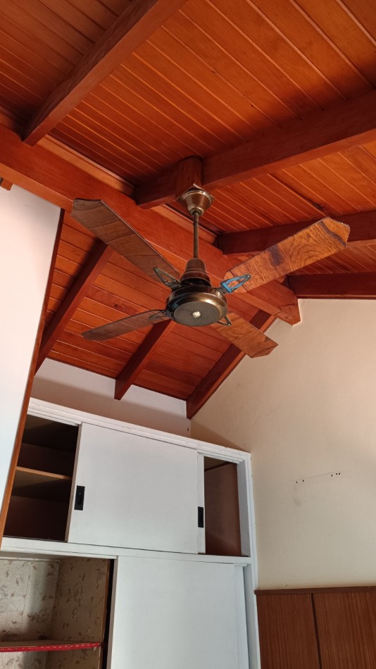 CHALET DE 4 AMBIENTES CON GARAJE Y PATIO CON PISCINA. QUILMES PROVINCIA DE BUENOS AIRES. 