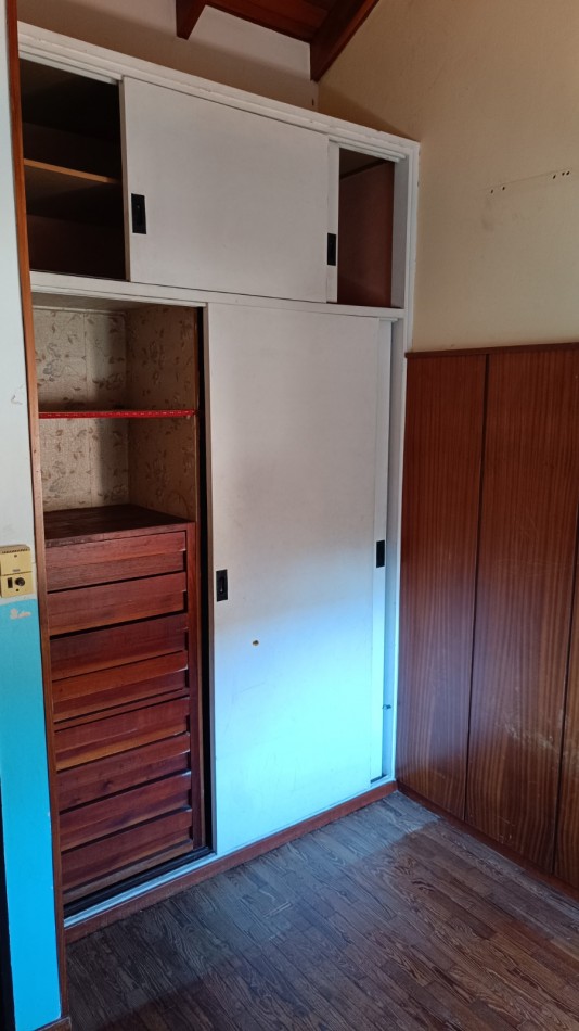 CHALET DE 4 AMBIENTES CON GARAJE Y PATIO CON PISCINA. QUILMES PROVINCIA DE BUENOS AIRES. 