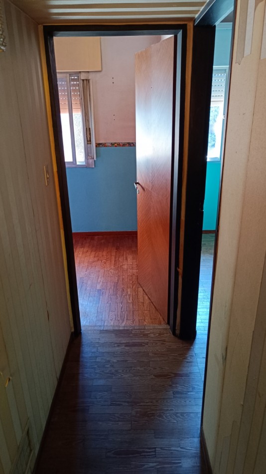 CHALET DE 4 AMBIENTES CON GARAJE Y PATIO CON PISCINA. QUILMES PROVINCIA DE BUENOS AIRES. 