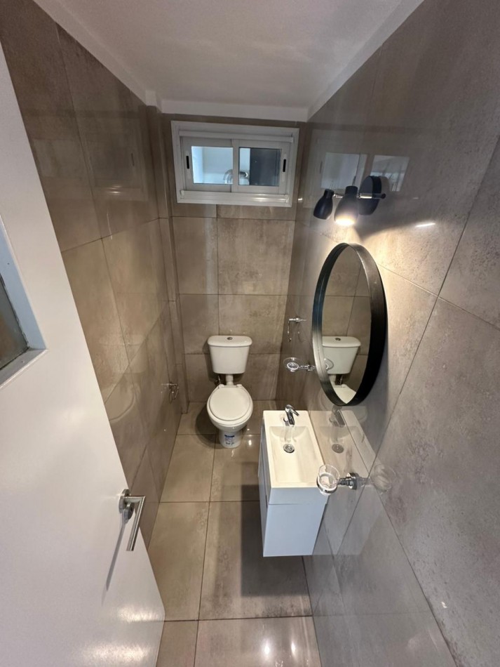 DEPARTAMENTO DE 4 AMBIENTES SOBRE PEATONAL SAN MARTIN. IDEAL OFICINAS O VIVIENDA. RECICLADO A NUEVO