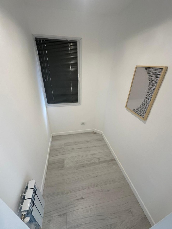 DEPARTAMENTO DE 4 AMBIENTES SOBRE PEATONAL SAN MARTIN. IDEAL OFICINAS O VIVIENDA. RECICLADO A NUEVO