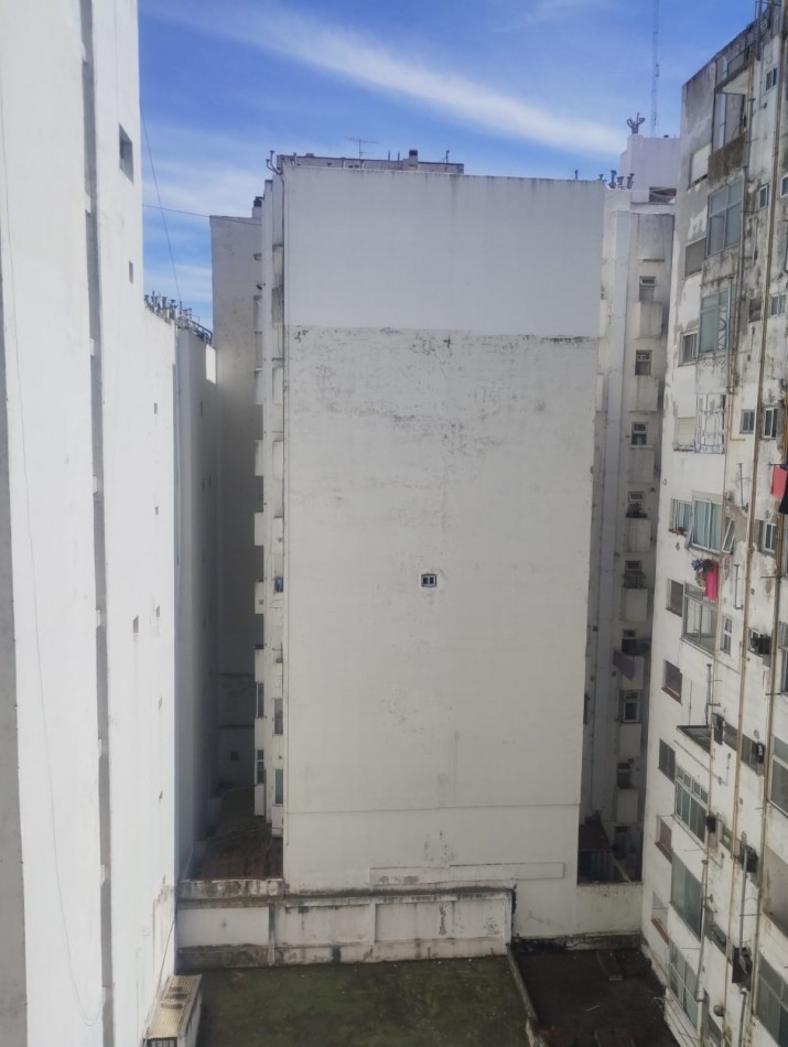 DOS AMBIENTES AL CONTRAFRENTE MUY LUMINOSO. ZONA ALDREY. 