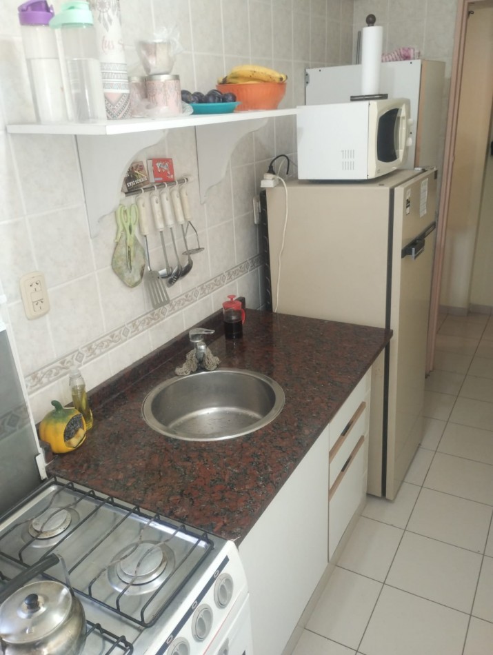IMPECABLE 2 AMBIENTES CON MUEBLES. SARMIENTO Y COLON. A METROS DEL MAR Y DEL SHOPPING
