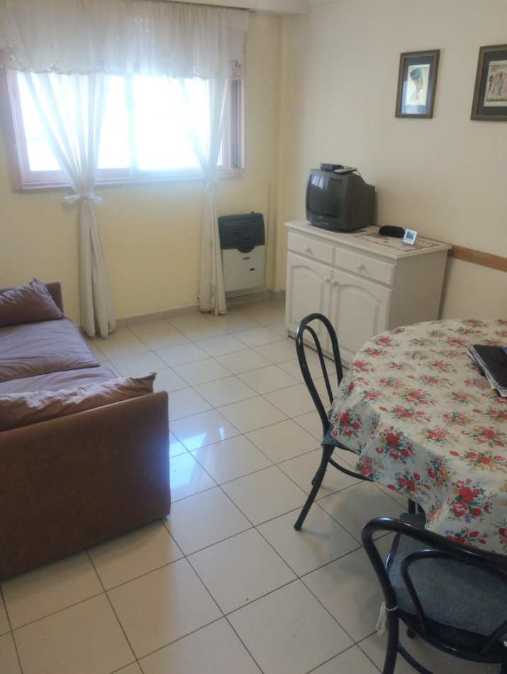 IMPECABLE 2 AMBIENTES CON MUEBLES. SARMIENTO Y COLON. A METROS DEL MAR Y DEL SHOPPING