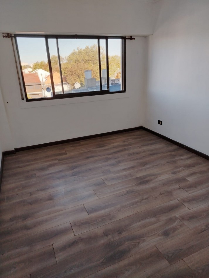 ALQUILER 24 MESES. DEPARTAMENTO DE 2 AMBIENTES CON COCHERA. FALUCHO Y FRANCIA