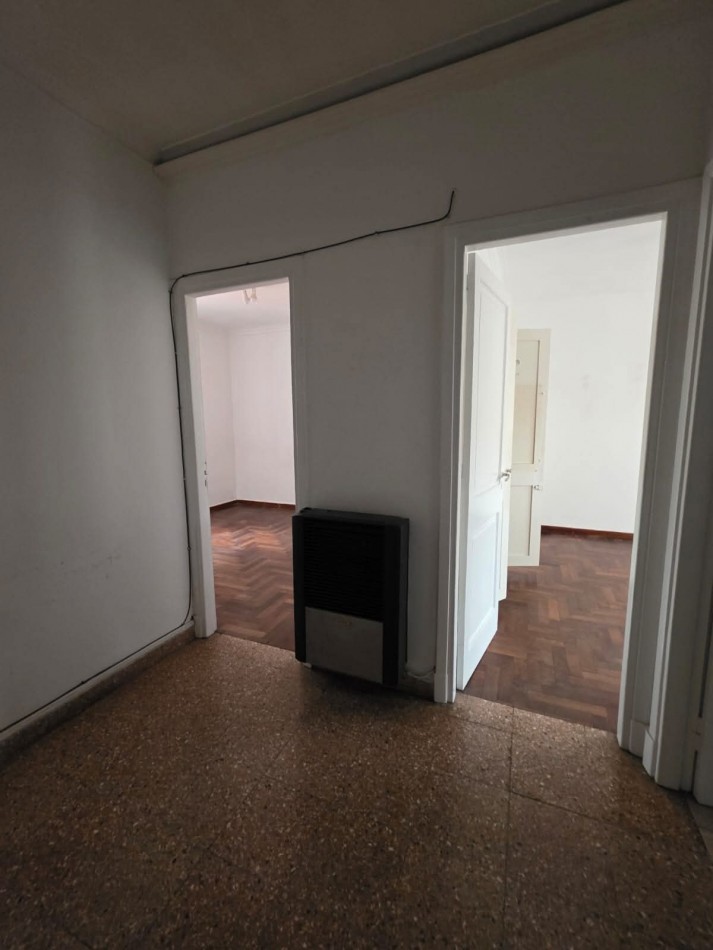 ALQUILER 24 MESES. PH 3 AMBIENTES CON DEPENDENCA EN PLANTA ALTA. ZONA GUEMES