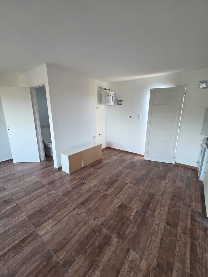 PH EN VENTA. 3 AMBIENTES A ESTRENAR. PRIMER PISO POR ESCALERA. DON BOSCO