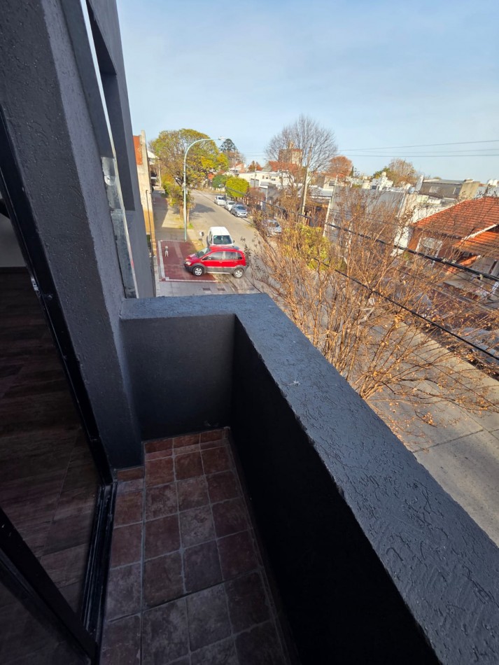 PH EN VENTA. 3 AMBIENTES A ESTRENAR. PRIMER PISO POR ESCALERA. DON BOSCO