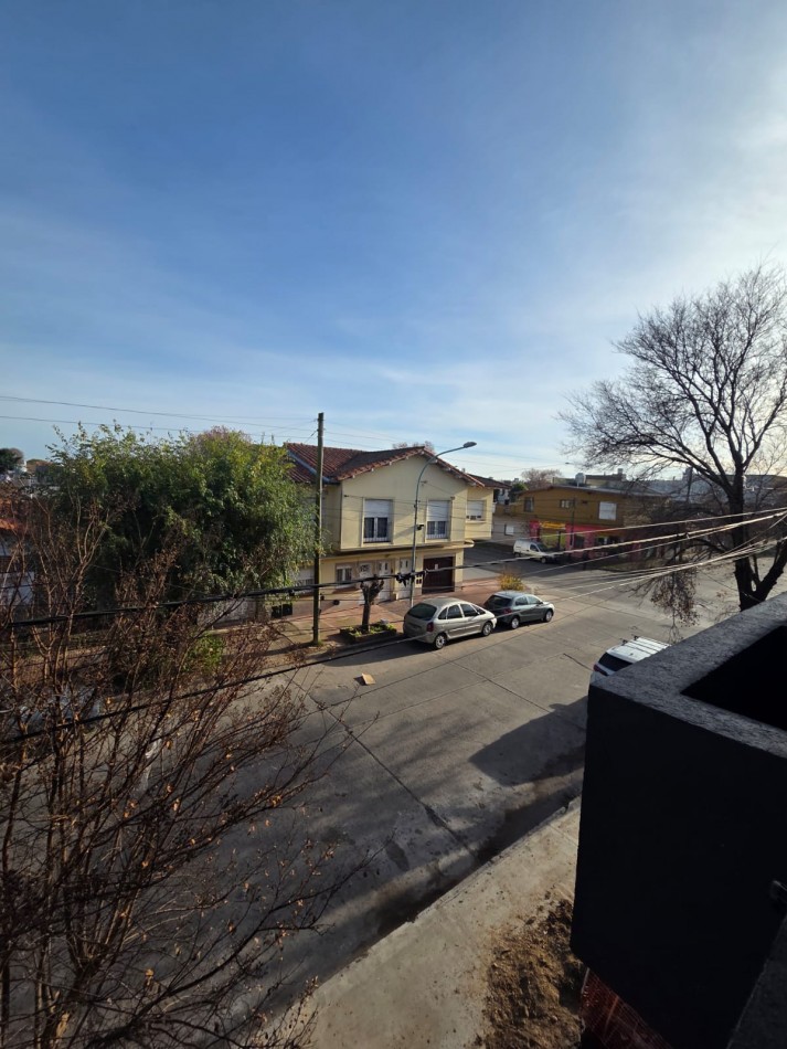 PH EN VENTA. 3 AMBIENTES A ESTRENAR. PRIMER PISO POR ESCALERA. DON BOSCO
