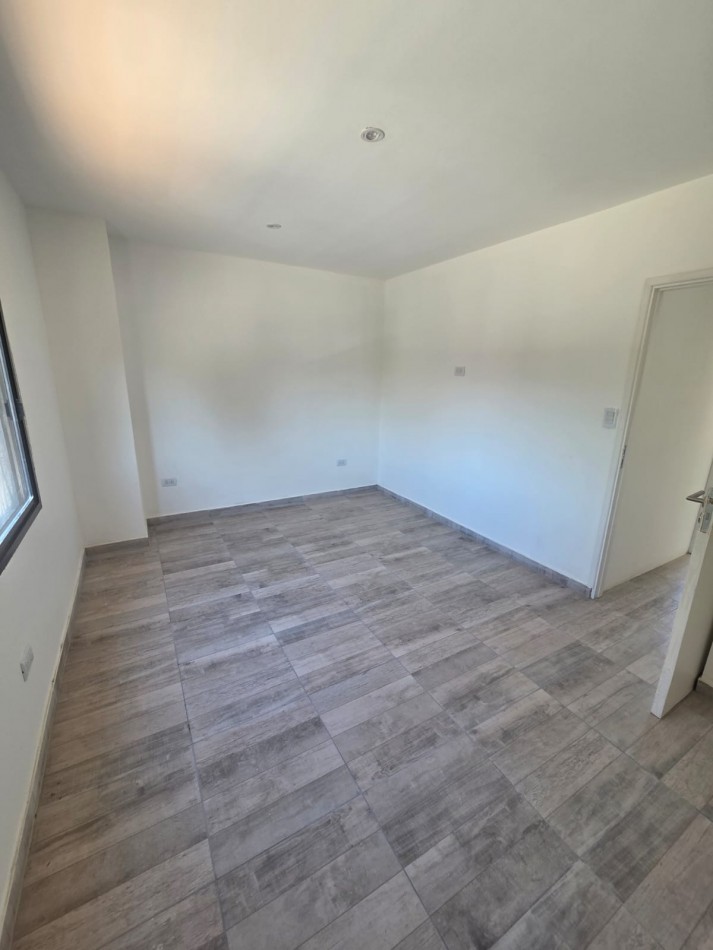 EN VENTA PH DE 3 AMBIENTES A LA CALLE. EN DUPLEX. DON BOSCO