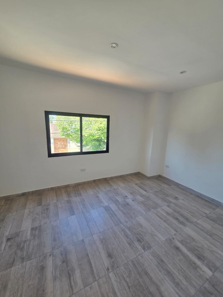 EN VENTA PH DE 3 AMBIENTES A LA CALLE. EN DUPLEX. DON BOSCO