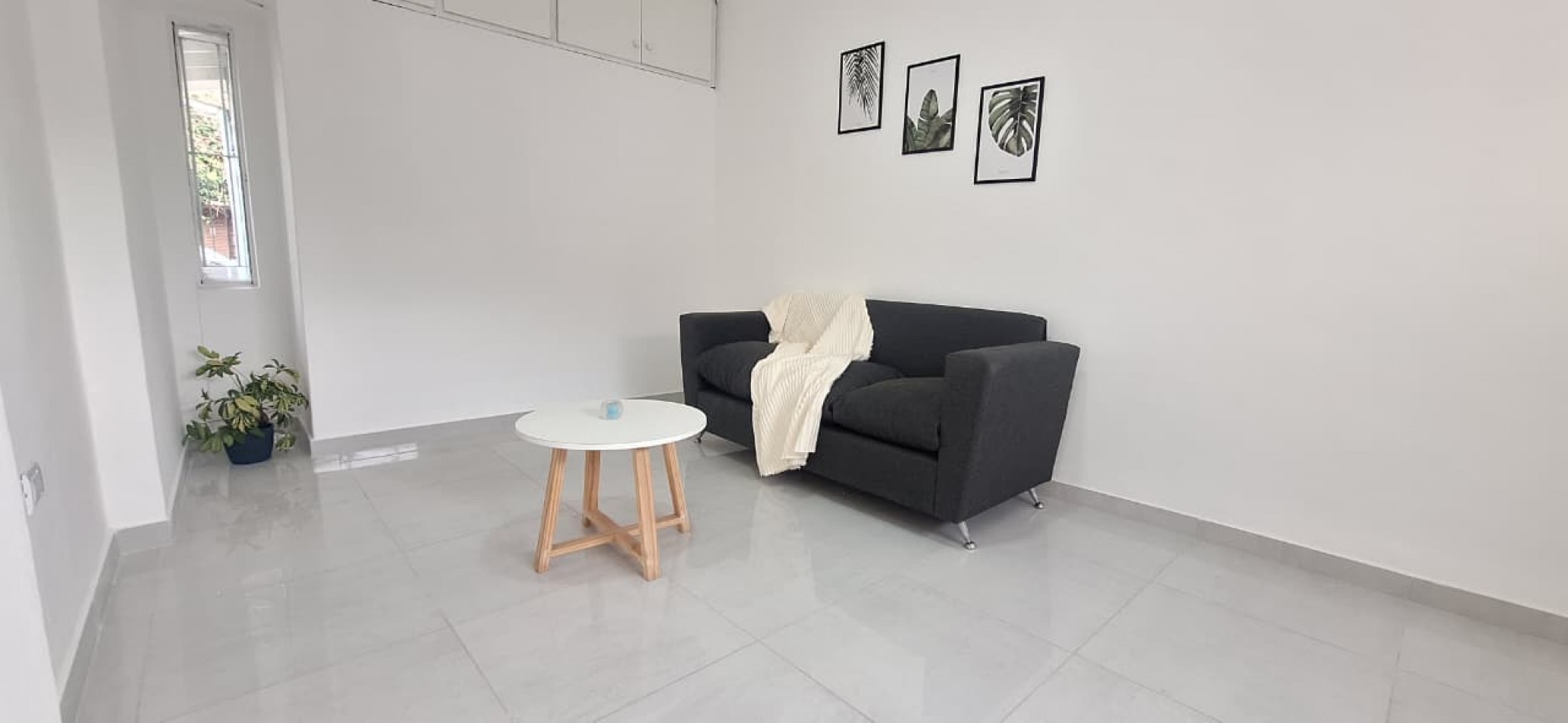 CASA DE 3 AMBIENTES EN PARQUE LURO. RECICLADA. OPORTUNIDAD