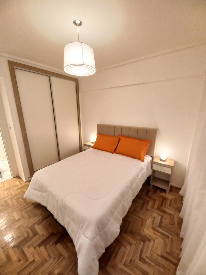 DEPARTAMENTO DE 3 AMBIENTES A LA CALLE CON BALCON SALIENTE. SOBRE PEATONAL SAN MARTIN