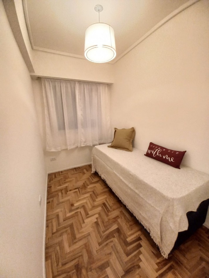 DEPARTAMENTO DE 3 AMBIENTES A LA CALLE CON BALCON SALIENTE. SOBRE PEATONAL SAN MARTIN