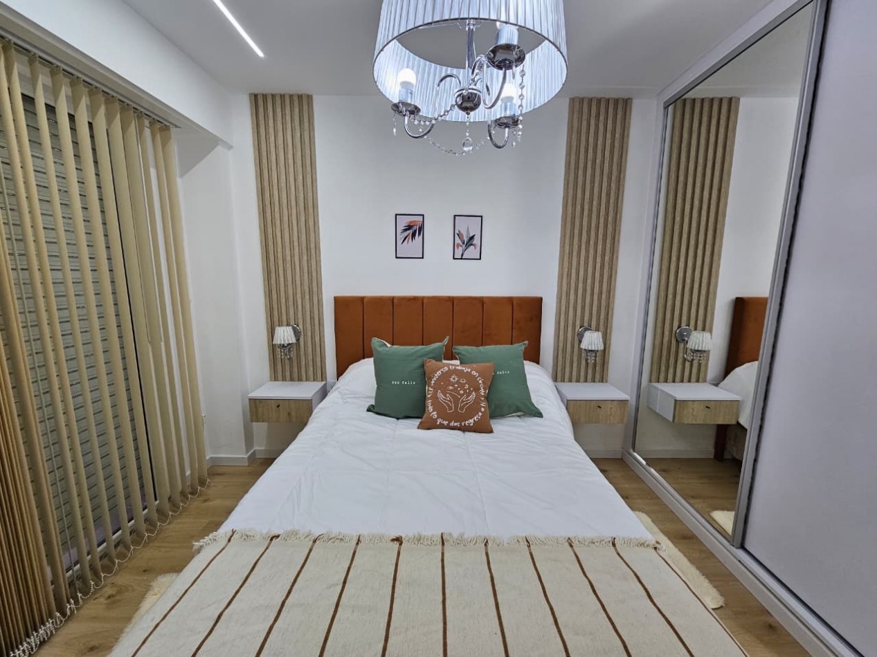 DEPARTAMENTO DE 2 AMBIENTES AL FRENTE CON BALCON SALIENTE Y VISTA AL MAR.