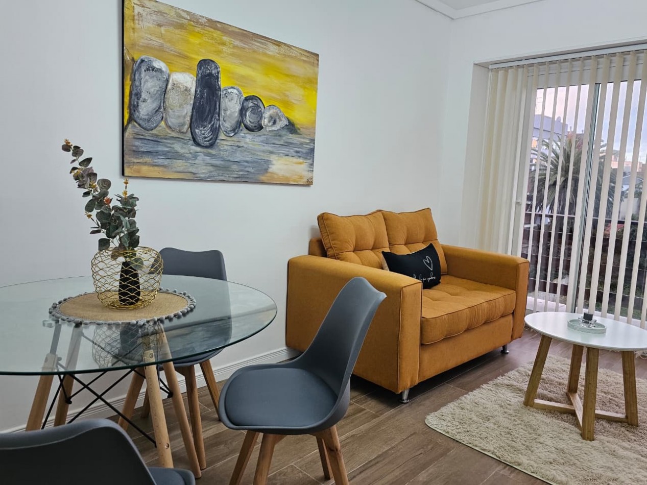 DEPARTAMENTO DE 2 AMBIENTES AL FRENTE CON BALCON SALIENTE Y VISTA AL MAR.