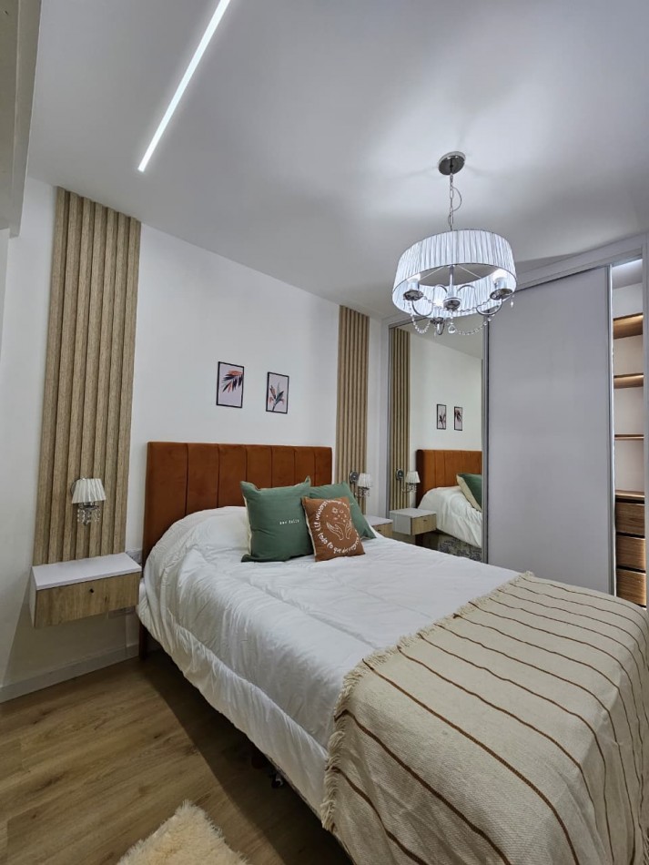 DEPARTAMENTO DE 2 AMBIENTES AL FRENTE CON BALCON SALIENTE Y VISTA AL MAR.