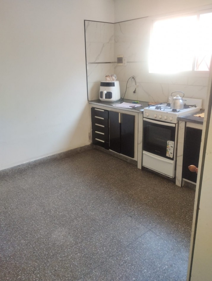 PH DE 3 AMBIENTES CON PATIO Y PARRILLA. BARRIO LAS LILAS 