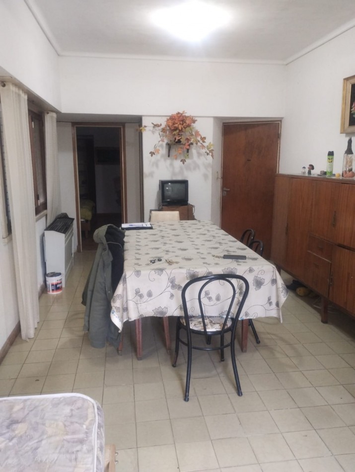 PH DE 2 AMBIENTES AMPLIOS CON PATIO Y JARDIN. PUNTA MOGOTES