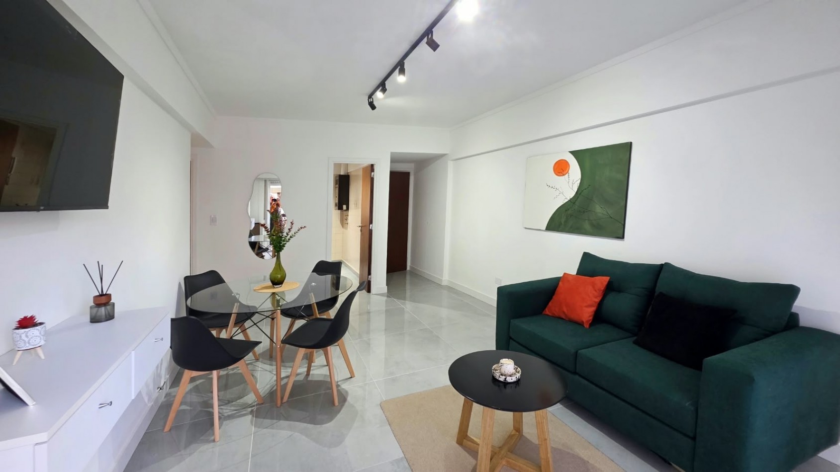 DEPARTAMENTO DE 3 AMBIENTES CON BALCON Y COCHERA FIJA