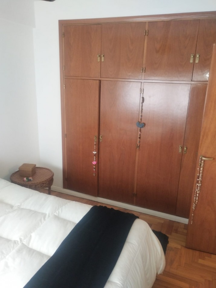 IMPECABLE DEPARTAMENTO DE 2 AMBIENTES CON BALCON. LA PERLA. A METROS DEL MAR