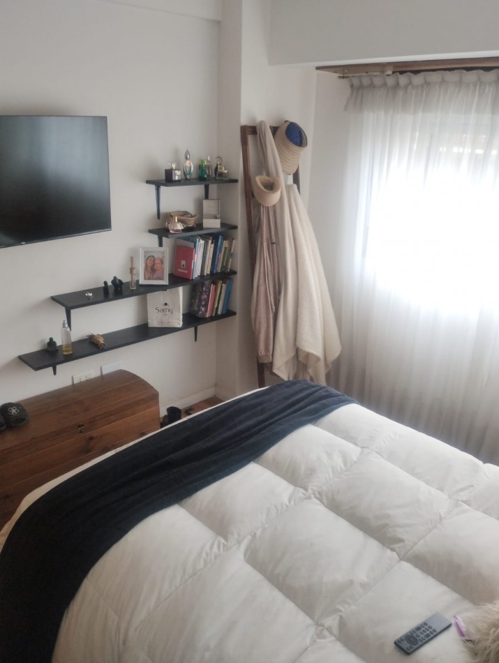 IMPECABLE DEPARTAMENTO DE 2 AMBIENTES CON BALCON. LA PERLA. A METROS DEL MAR