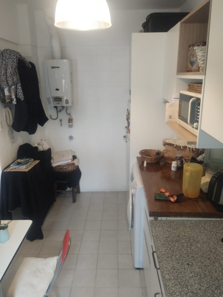 IMPECABLE DEPARTAMENTO DE 2 AMBIENTES CON BALCON. LA PERLA. A METROS DEL MAR