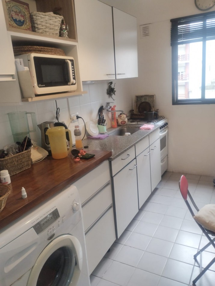 IMPECABLE DEPARTAMENTO DE 2 AMBIENTES CON BALCON. LA PERLA. A METROS DEL MAR