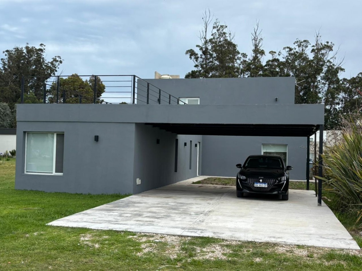 CASA  DE 4 AMBIENTES EN COUNTRY COSTA DEL SOL. MAR CHIQUITA. APTO CREDITO. FINANCIACION DUEÑO DIRECTO