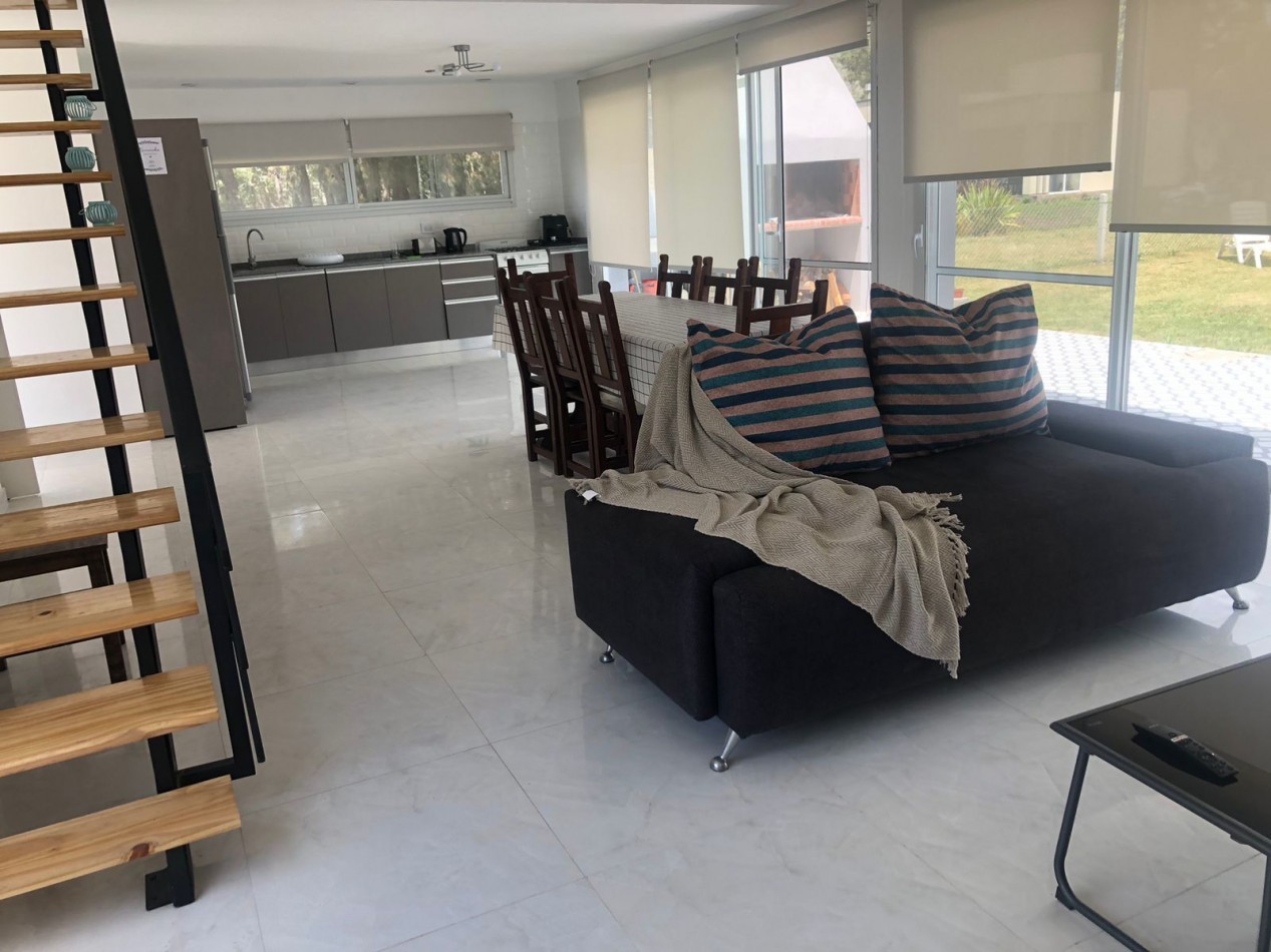 CASA  DE 4 AMBIENTES EN COUNTRY COSTA DEL SOL. MAR CHIQUITA. APTO CREDITO. FINANCIACION DUEÑO DIRECTO