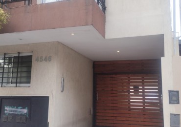 PH EN DUPLEX DE AMPLIOS 3 AMBIENTES CON ESPACIO DE COCHERA. DON BOSCO. APTO CREDITO. SIN EXPENSAS.
