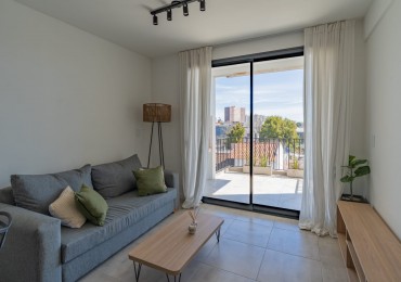 DEPARTAMENTO DE 2 AMBIENTES AL FRENTE CON BALCON Y PARRILLA. OPCIONAL COCHERA