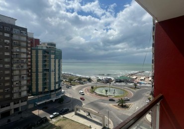 DEPARTAMENTO DE 3 AMBIENTES CON VISTA PLENA AL MAR, BALCON SALIENTE Y COCHERA FIJA. 