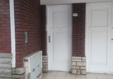 PH DE 2 AMBIENTES CON AMPLIO PARQUE. CHACO Y LIBERTAD. IMPECABLE ESTADO