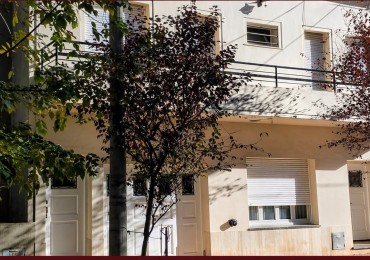 ALQUILER 24 MESES. PH 3 AMBIENTES CON DEPENDENCA EN PLANTA ALTA. ZONA GUEMES