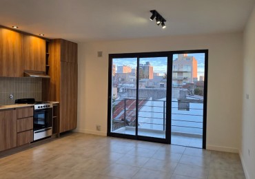 PH DE 2 AMBIENTES CONTRAFRENTE CON BALCON. A ESTRENAR. SAN JOSE